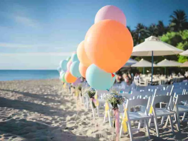 Planning a Dreamy Beach Wedding in the UAE with Floral and Balloon Decor