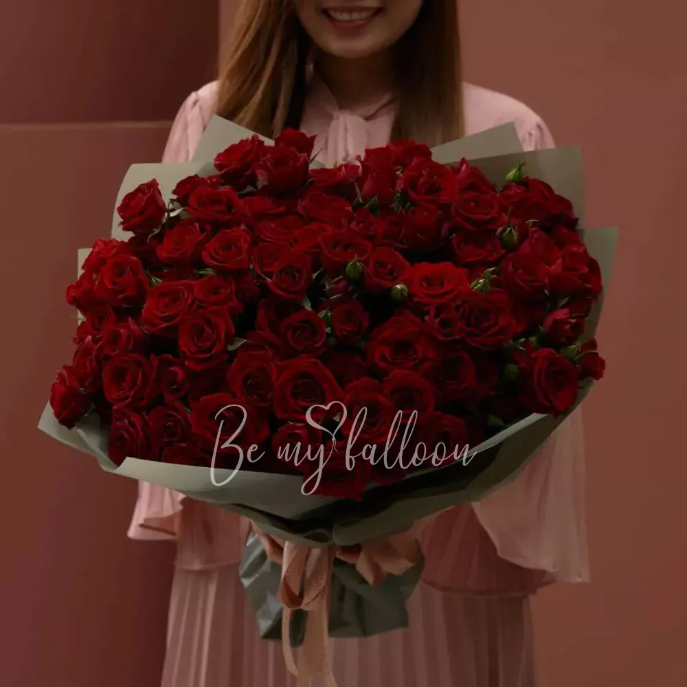 Классический микс из красных роз