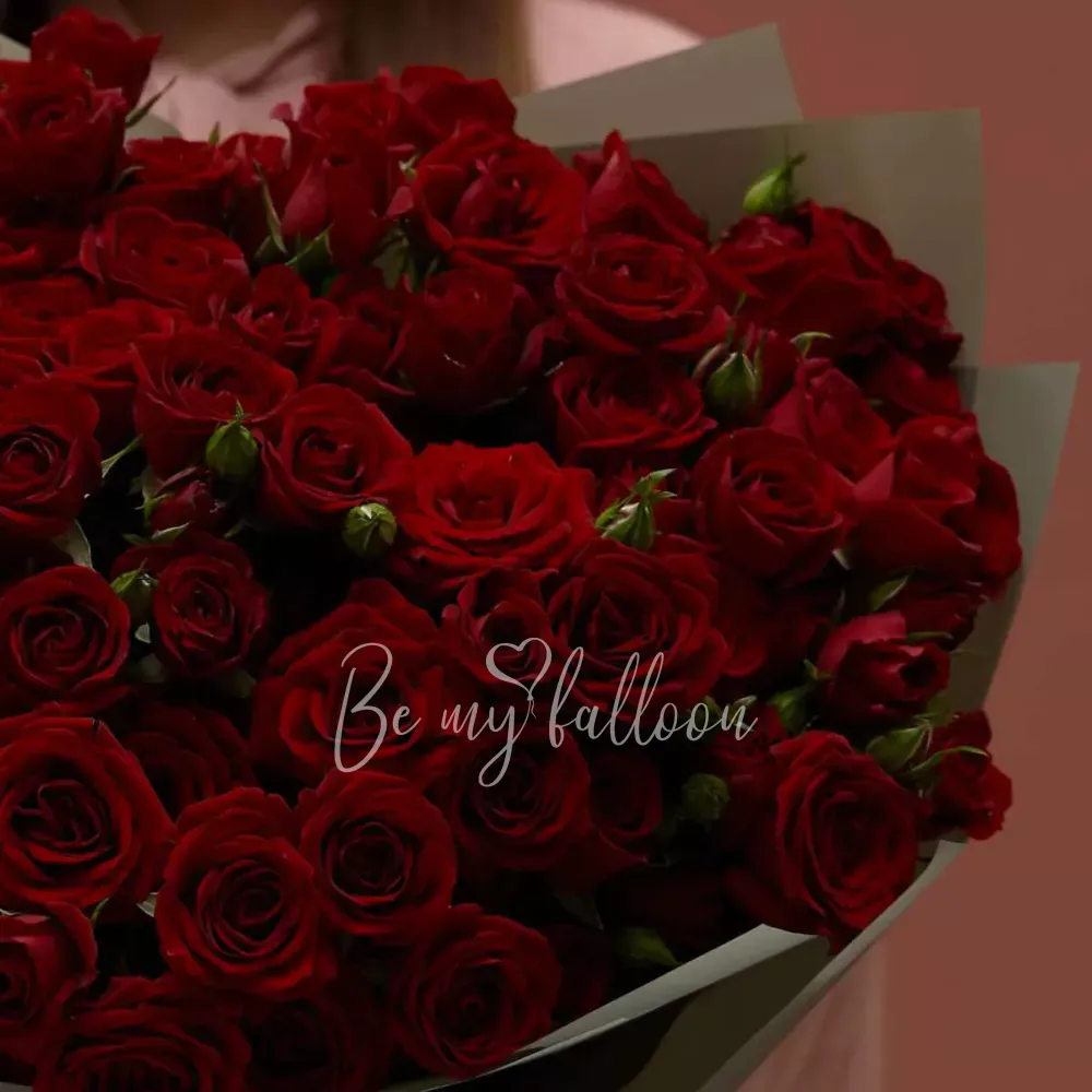 Классический микс из красных роз